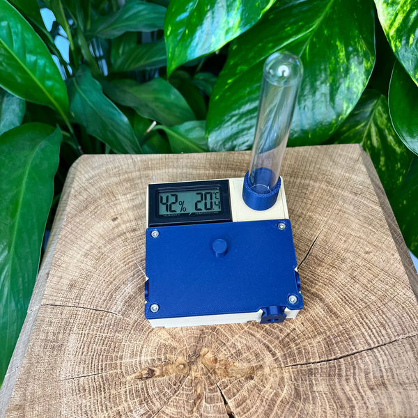 Nid 80x80 avec capteur et système d'hydratation - Design Moderne La Petite Fourmi