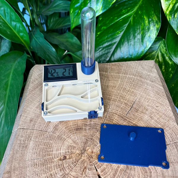 Nid 80x80 avec capteur et système d'hydratation - Design Moderne La Petite Fourmi