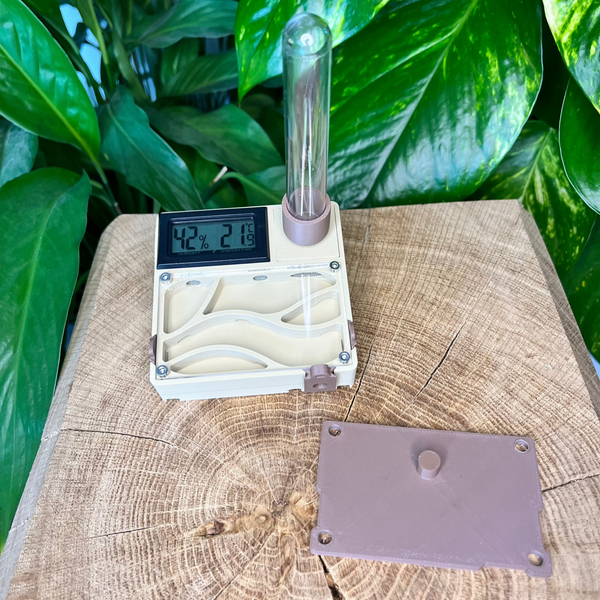 Nid 80x80 avec capteur et système d'hydratation - Design Moderne La Petite Fourmi