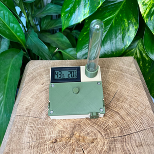 Nid 80x80 avec capteur et système d'hydratation - Design Moderne La Petite Fourmi